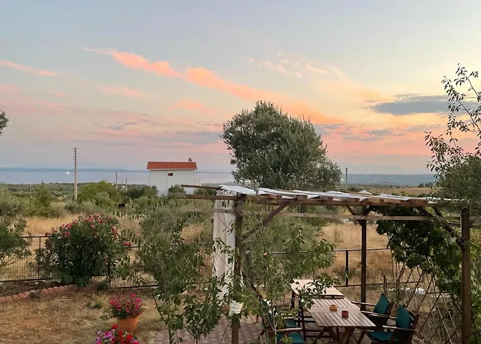 度假居 Gerakini Detached House With Panoramic Sea Views Polýgyros